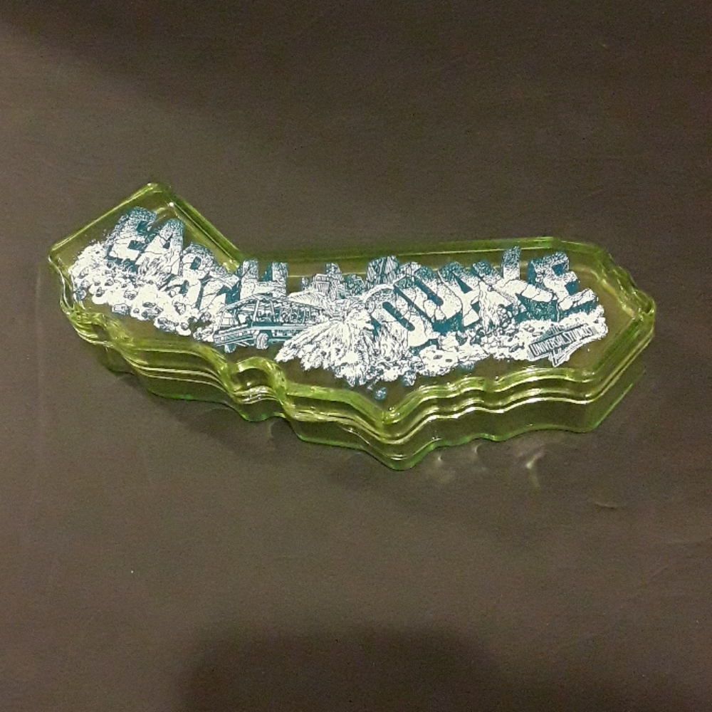 c VINTAGE UNIVERSAL STUDIOS HOLLYWOOD EARTHQUAKE RIDE GREEN TRINKET BOX